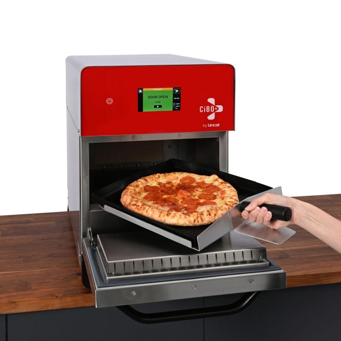 produktbild av en röd CiBO+ med en pizza